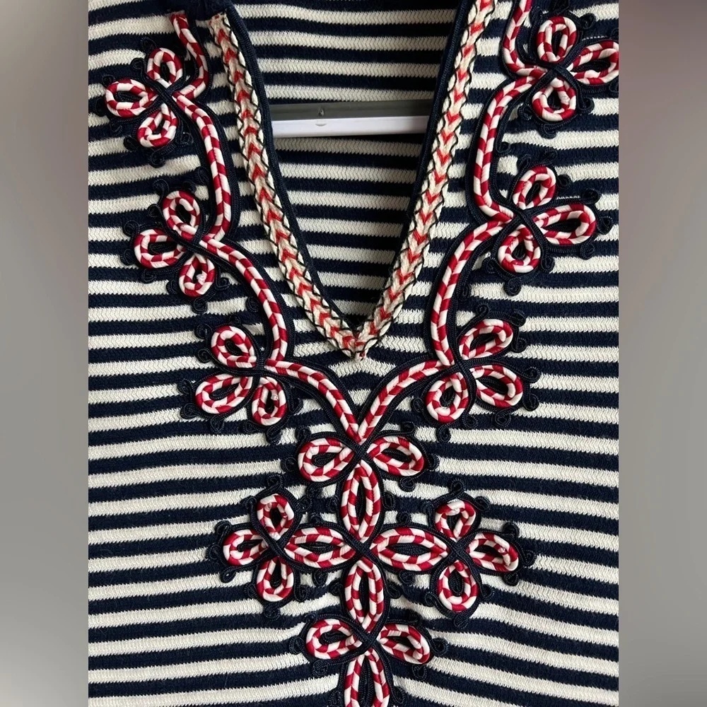 Tory Burch features rope